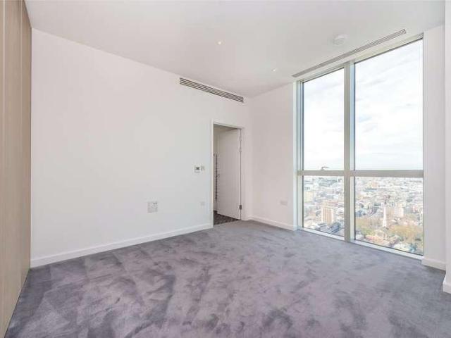 Flat for sale in Hoxton, Greater London