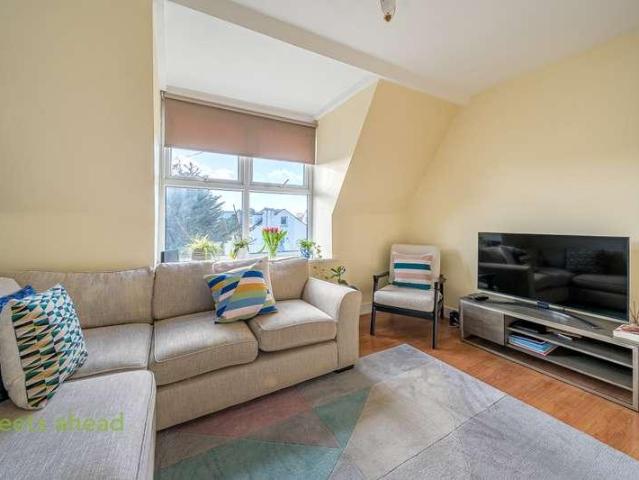Flat for sale in London Borough of Croydon, Greater London