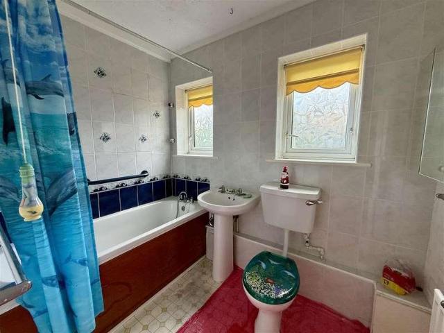 Flat for sale in Cowes, Isle of Wight