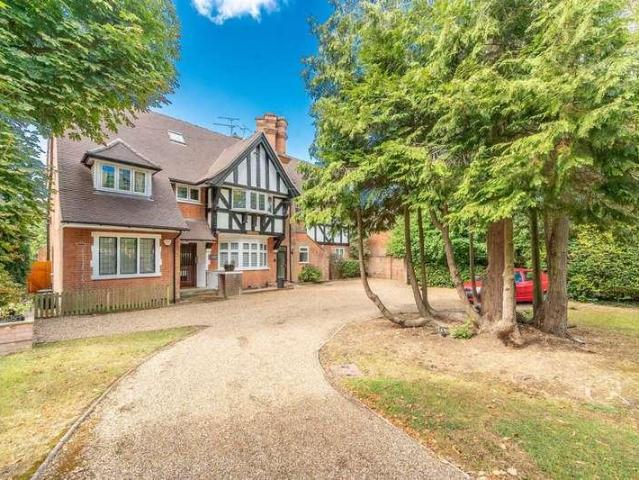 Flat for sale in Northwood, Northwood