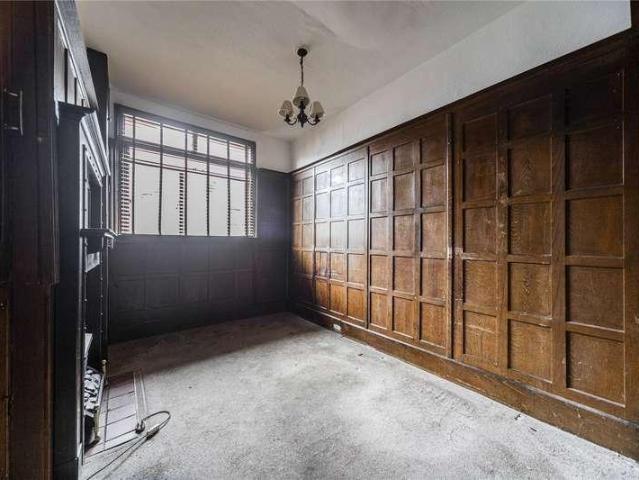 Flat for sale in London Borough of Haringey, Greater London