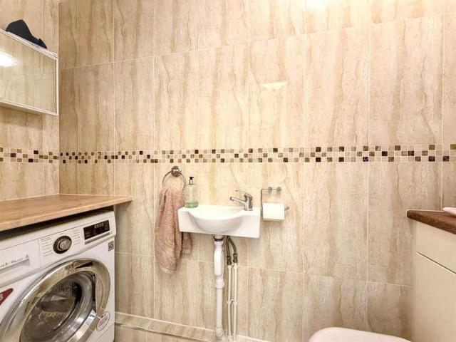 Flat for sale in Eastbourne, East Sussex