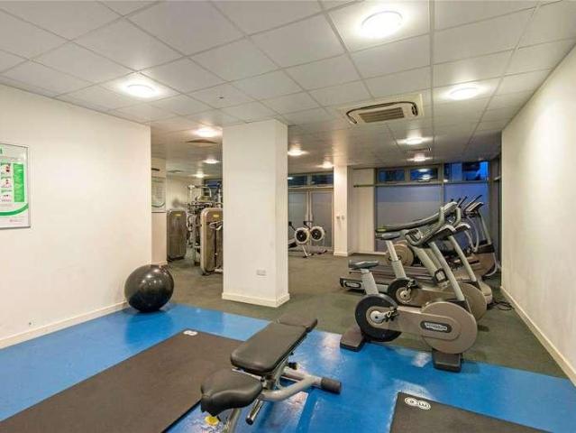 Flat for sale in St. George in the East, Wapping