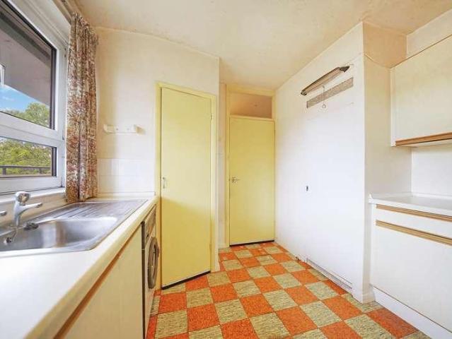 Flat for sale in London Borough of Merton, Mitcham