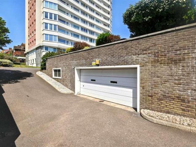 Flat for sale in Eastbourne, East Sussex