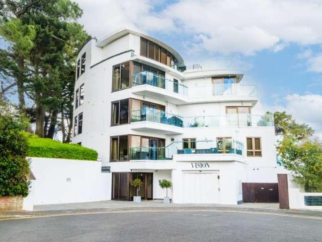 Flat for sale in Canford Cliffs, Poole