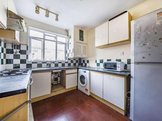 Flat for sale in Walworth, Greater London