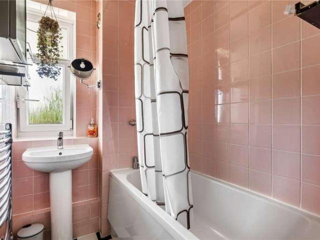 Flat for sale in Clapton, Lower Clapton