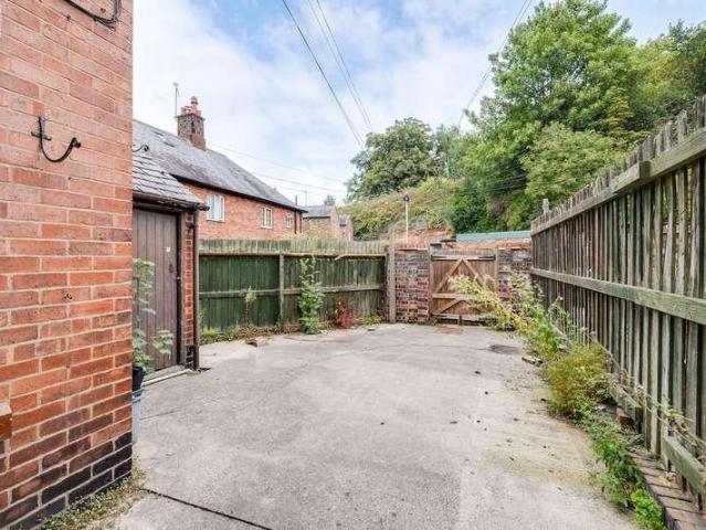 Flat for sale in Chester, Handbridge