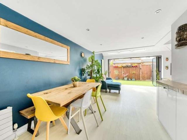 Flat for sale in Blackhills, Surrey