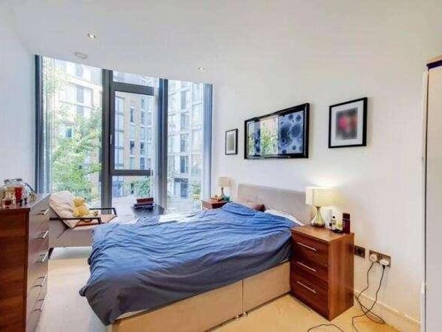 Flat for sale in London Borough of Lewisham, Deptford