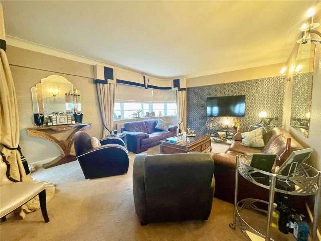 Flat for sale in Westcliff-on-Sea, Southend-on-Sea