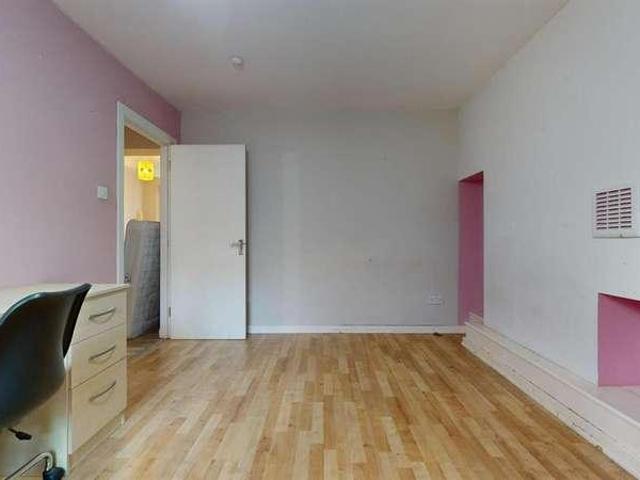 Flat for sale in Somers Town, Greater London