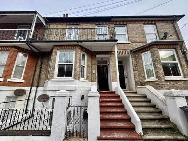 Flat for sale in Felixstowe, Eastbridge