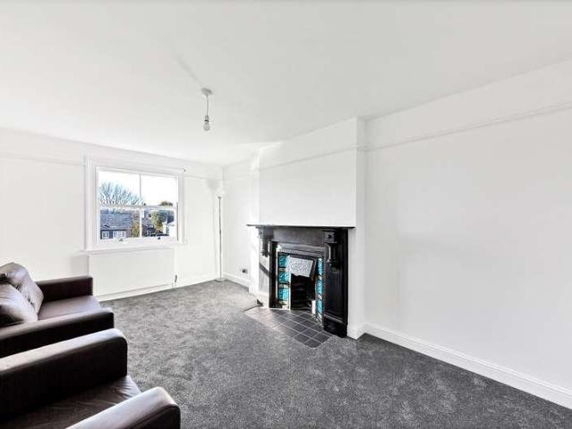 Flat for sale in Holloway, Greater London
