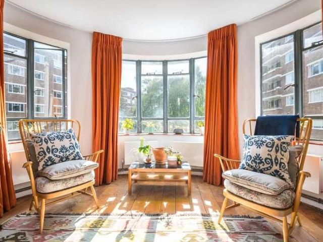 Flat for sale in Camberwell, Greater London