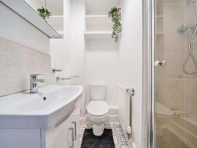 Flat for sale in West Oxford, The Slade