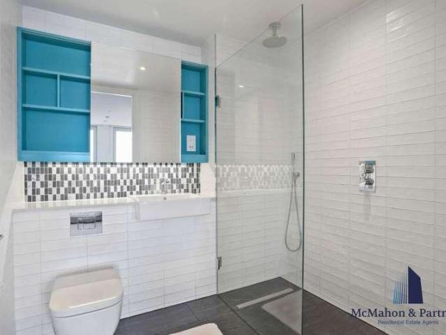 Flat for sale in Elephant and Castle, Greater London