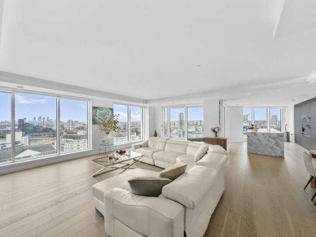 Flat for sale in Greater London