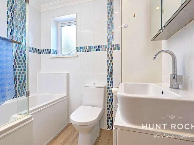 Flat for sale in Leigh on Sea, Southend-on-Sea