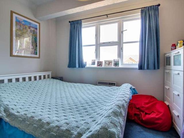 Flat for sale in Lewes, Iford