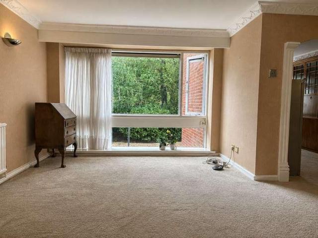 Flat for sale in London Borough of Barnet, Greater London