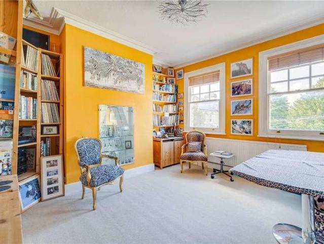 Flat for sale in West Kensington, Greater London