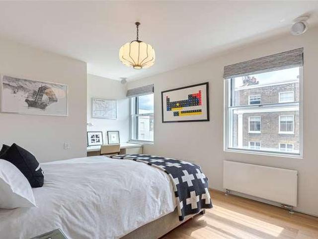 Flat for sale in Belgravia, Greater London