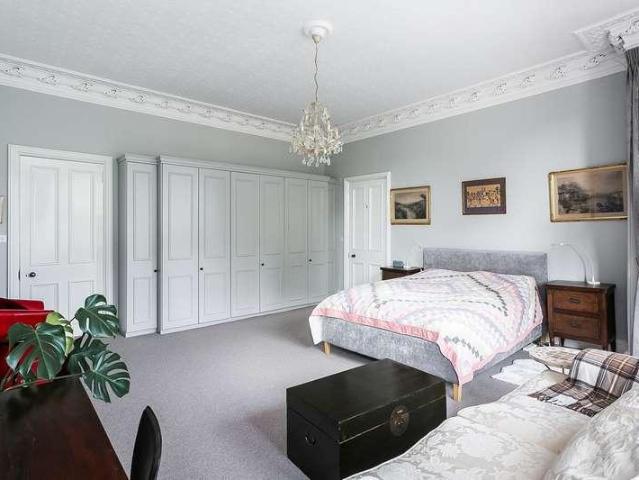 Flat for sale in Lauriston, Scotland