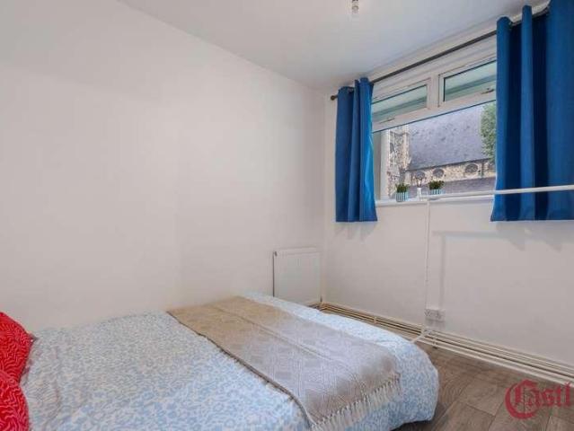 Flat for sale in South Hackney, Greater London