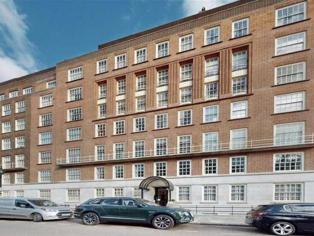 Flat for sale in Belgravia, Greater London