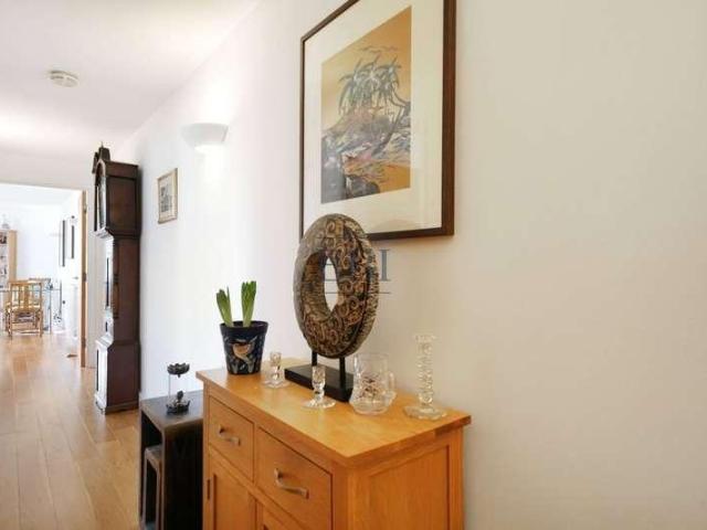 Flat for sale in Canning Town, Greater London