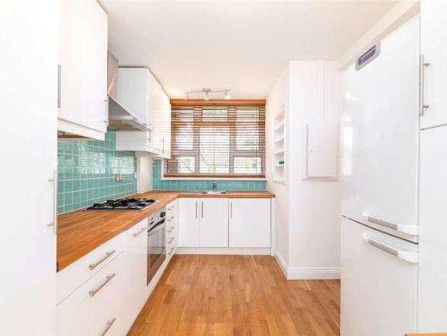 Flat for sale in London Borough of Islington, Greater London