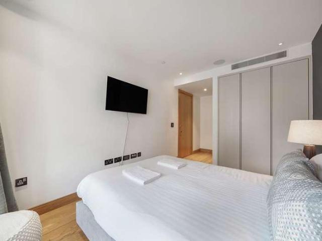 Flat for sale in Westminster, Greater London