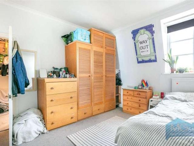 Flat for sale in Muswell Hill, Greater London
