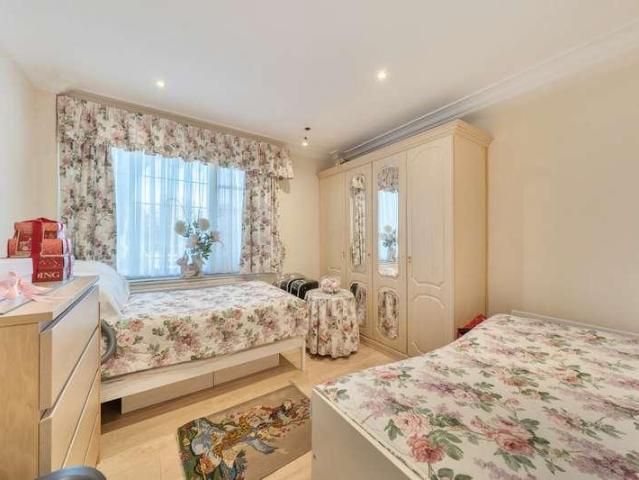 Flat for sale in City of Westminster, Greater London
