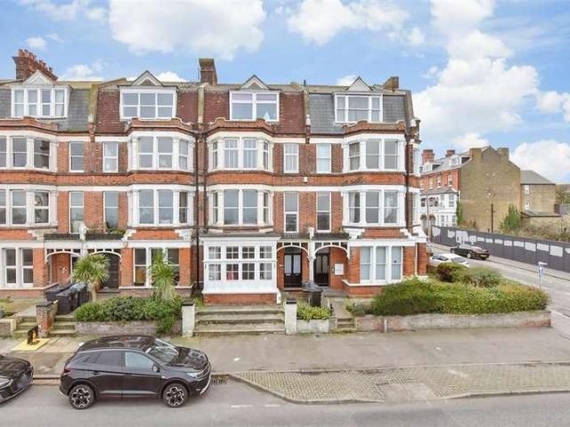 Flat for sale in Cliftonville West, Acol