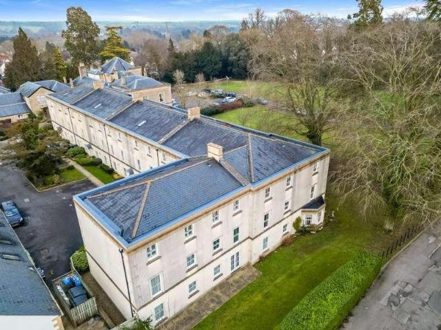 Flat for sale in Chesterton, Fossebridge