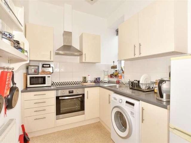 Flat for sale in Folkestone