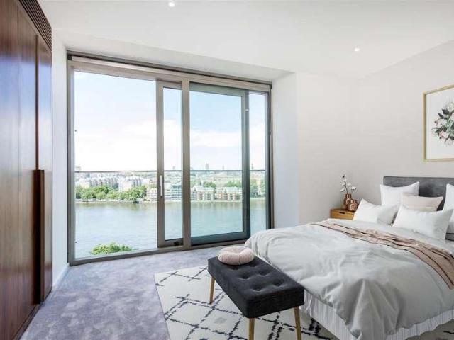 Flat for sale in Nine Elms, Greater London