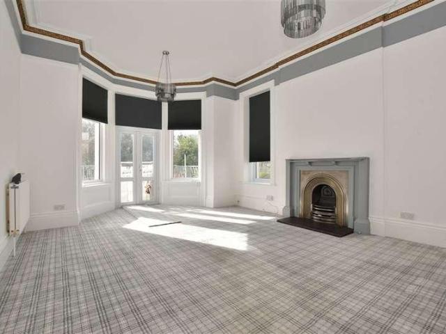 Flat for sale in Cowlease, Ventnor