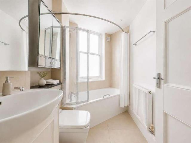 Flat for sale in Marylebone, Greater London