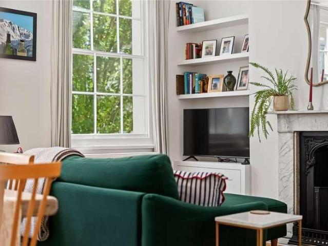 Flat for sale in Barnsbury, Greater London