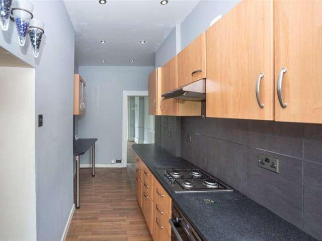 Flat for sale in Llanfairfechan, Wales