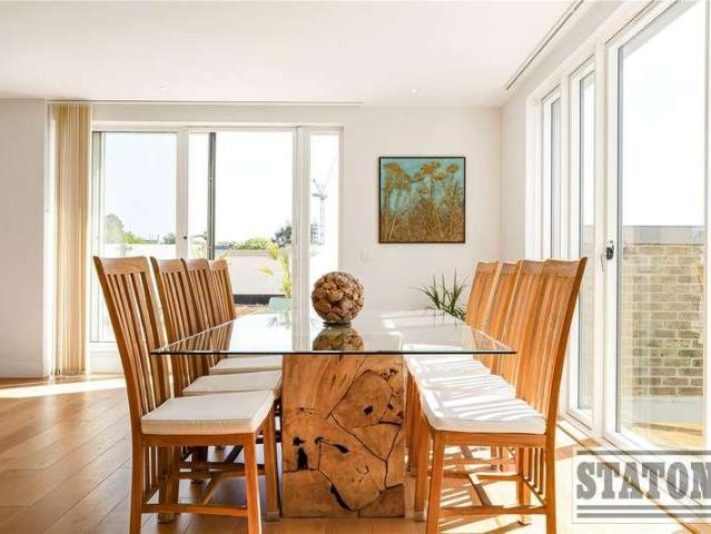 Flat for sale in Whetstone, Oakleigh Park