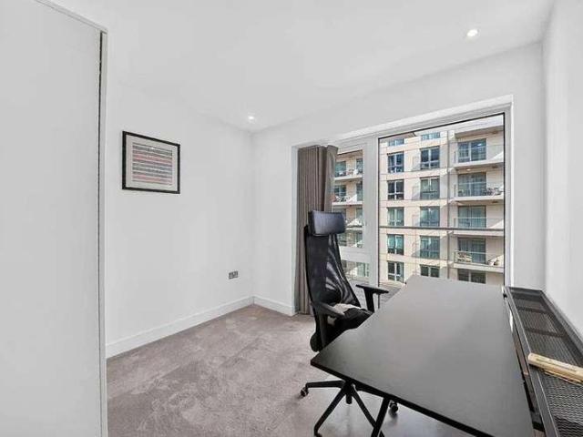 Flat for sale in Hammersmith, Greater London