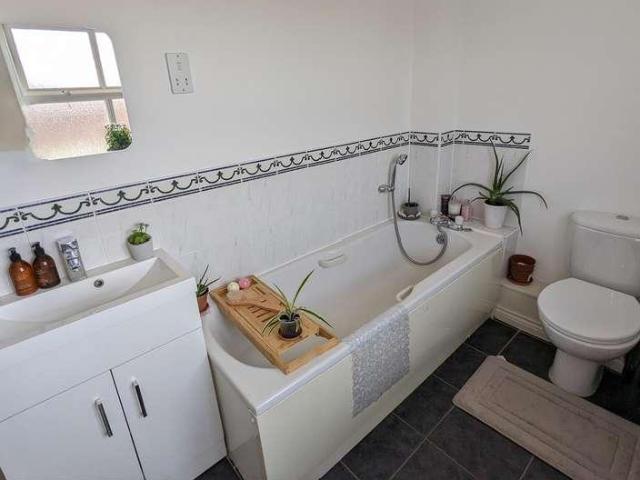 Flat for sale in St. Marys Island, Gillingham