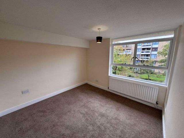 Flat for sale in Sulgrave, Washington