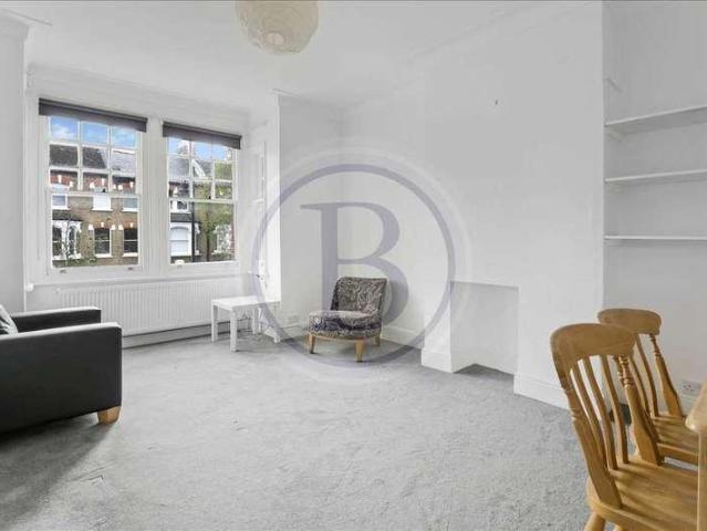 Flat for sale in Archway, Greater London