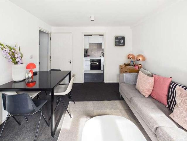 Flat for sale in Manor Park, Greater London